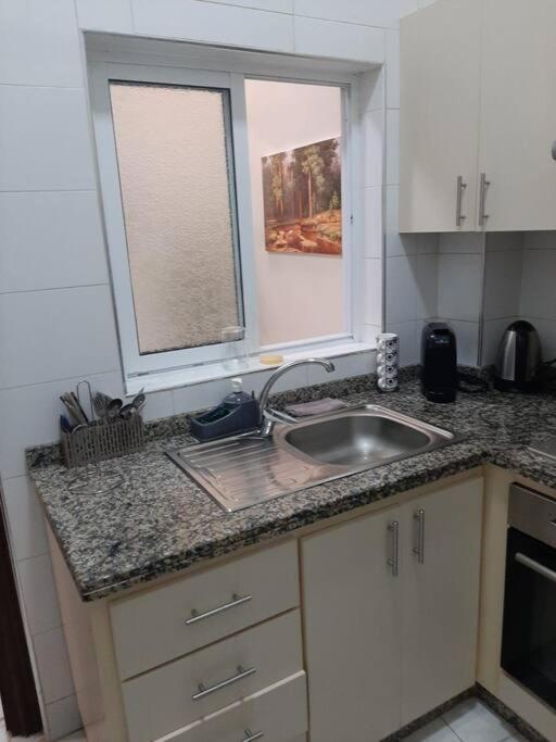 Ground Floor 2 Bedroom Apartment - City Centre Location - Optic Fibre Wifi Tanger Buitenkant foto